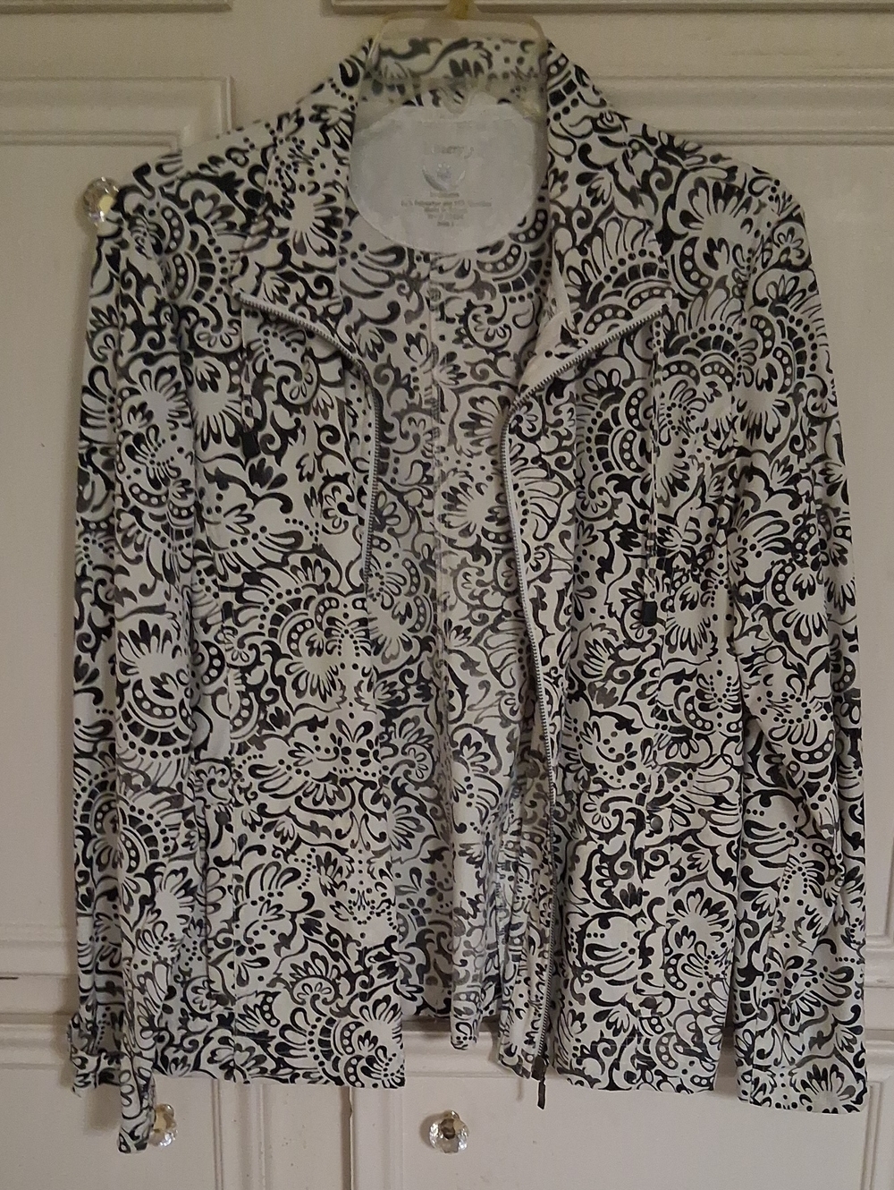 Chico's Black & White Floral Zip-Front Jacket